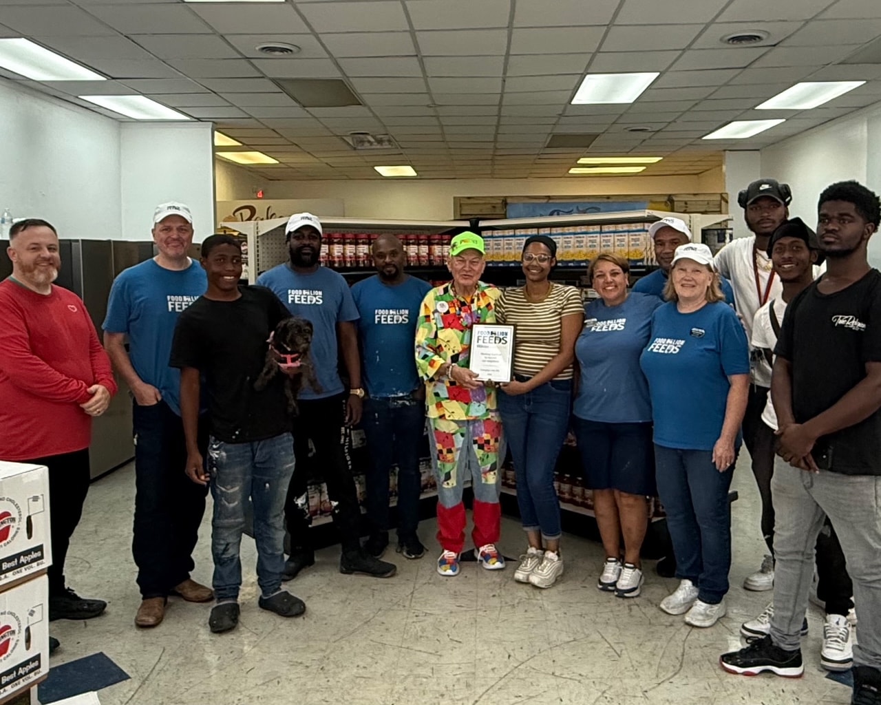 Changing Lives 365 team with Food Lion Feeds volunteers